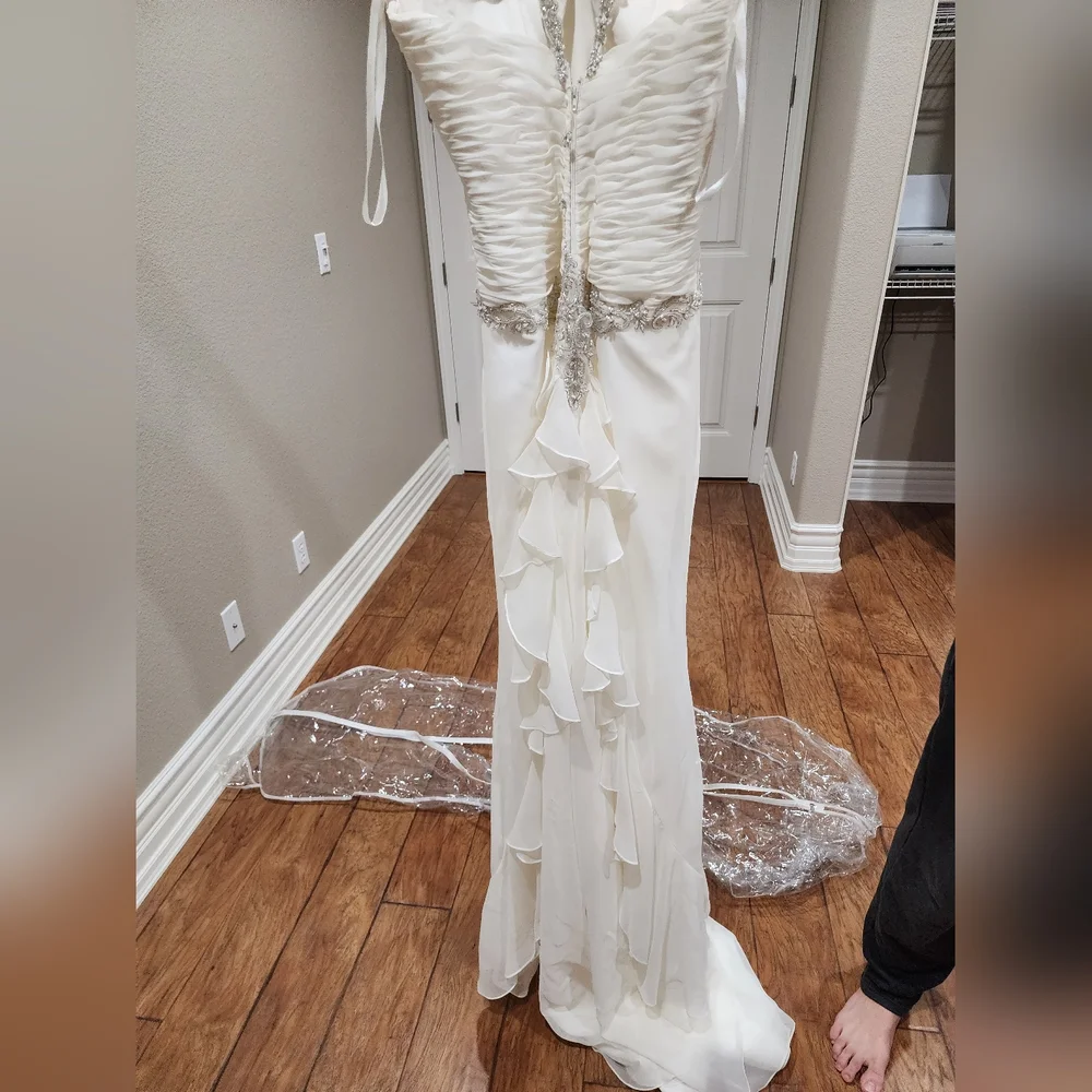 Wedding dress - Picture 6 of 8